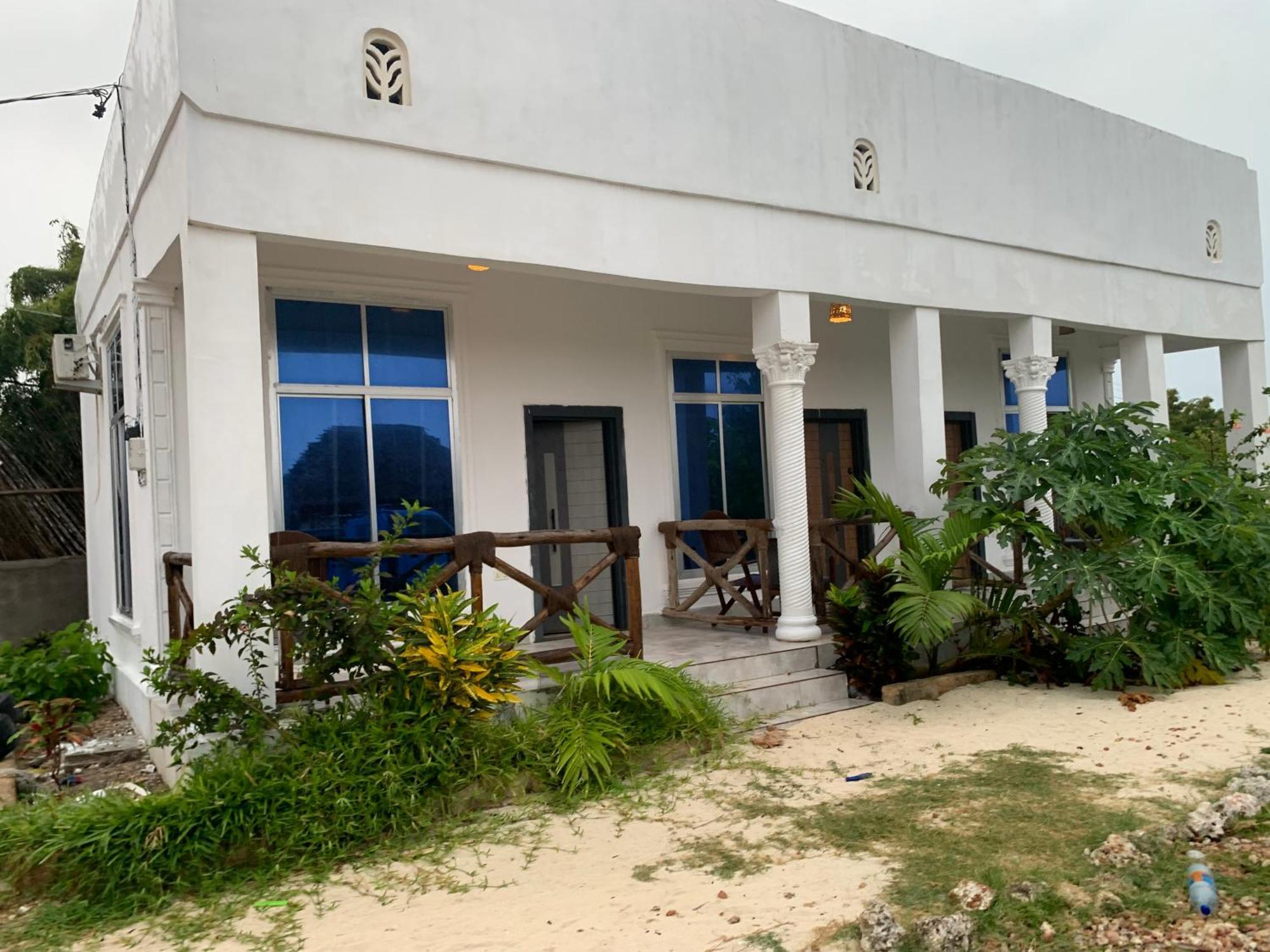 Makunduchi Holiday Apartment *